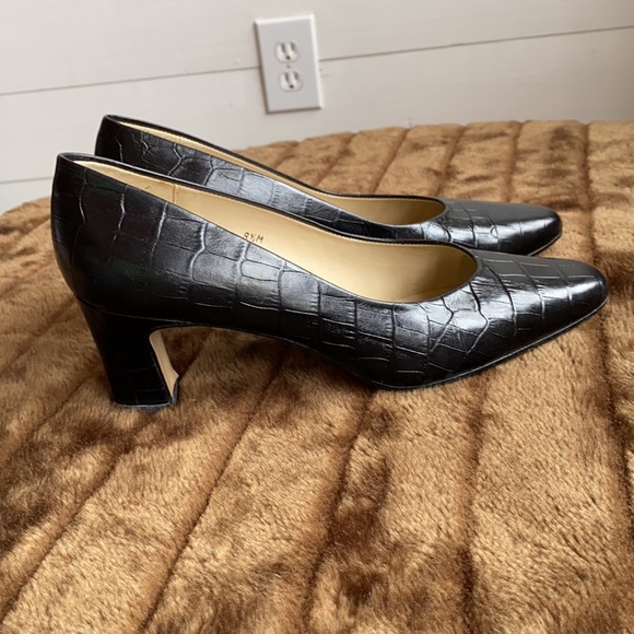 ETIENNE AIGNER 8-1/2M Black “Croc” Pumps Spain - Picture 2 of 9